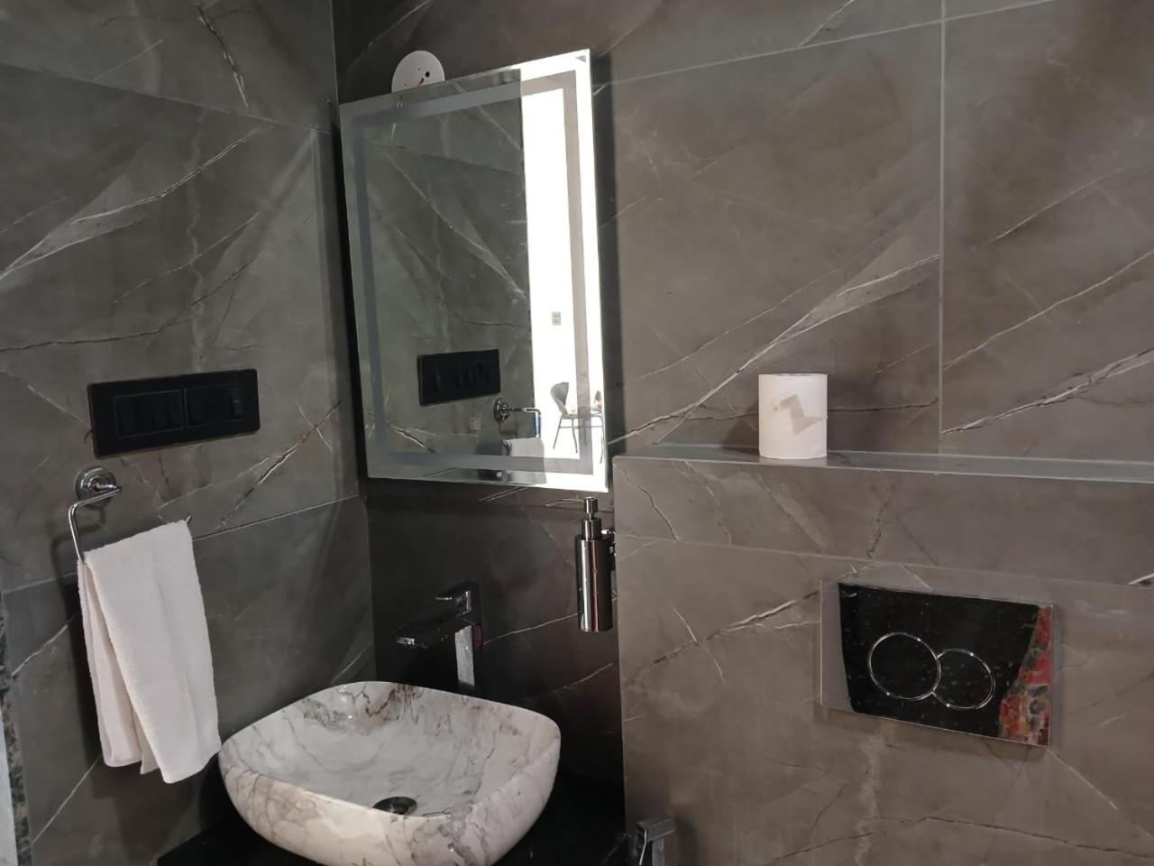 Mannat Villa With Swimming Pool And Garden لونافالا المظهر الخارجي الصورة